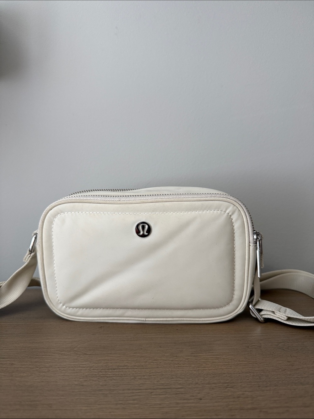 Lululemon crossbody camera bag